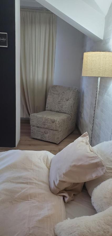Sleep And Drive White Appartement Sarajevo Buitenkant foto