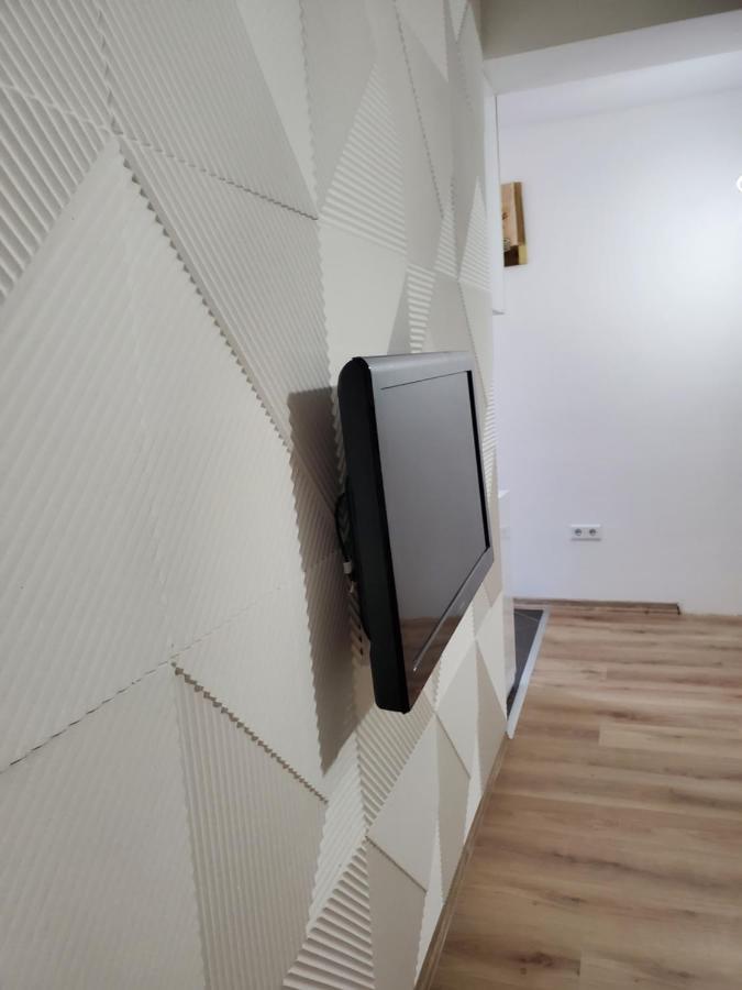 Sleep And Drive White Appartement Sarajevo Buitenkant foto