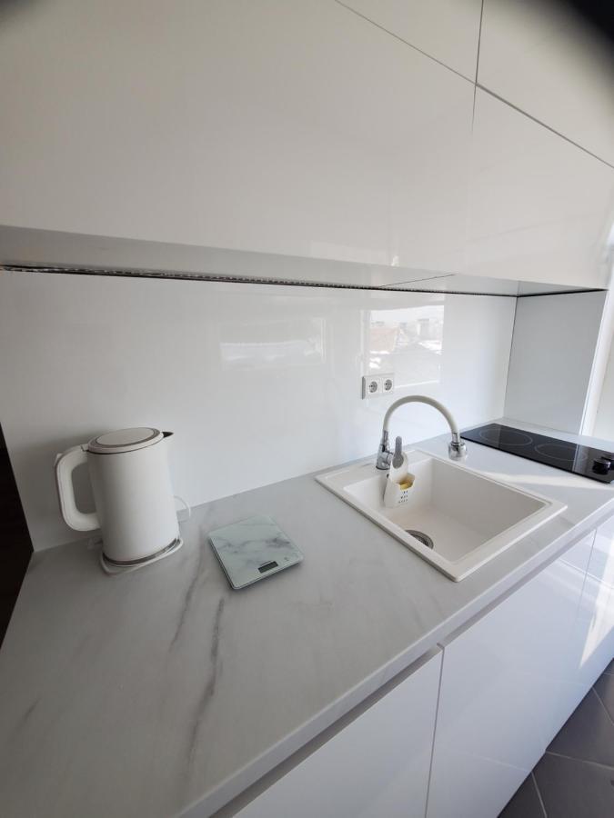 Sleep And Drive White Appartement Sarajevo Buitenkant foto