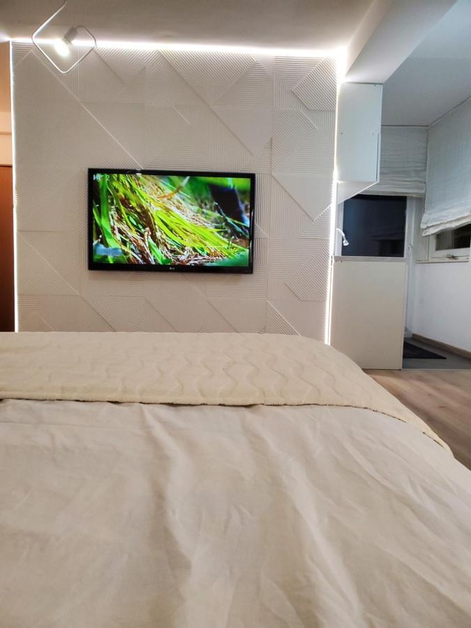 Sleep And Drive White Appartement Sarajevo Buitenkant foto